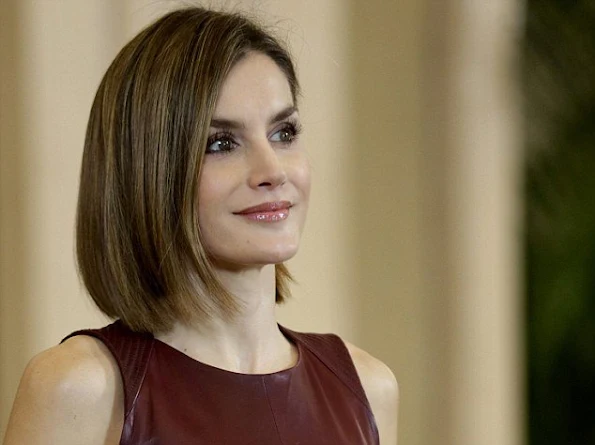 Queen Letizia of Spain met with the organizers of "10th Yo Dona International Awards"  at the Zarzuela Palace