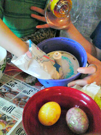 How to Decorate Eggs: Decorating Easter Eggs with Kids Dudley Style