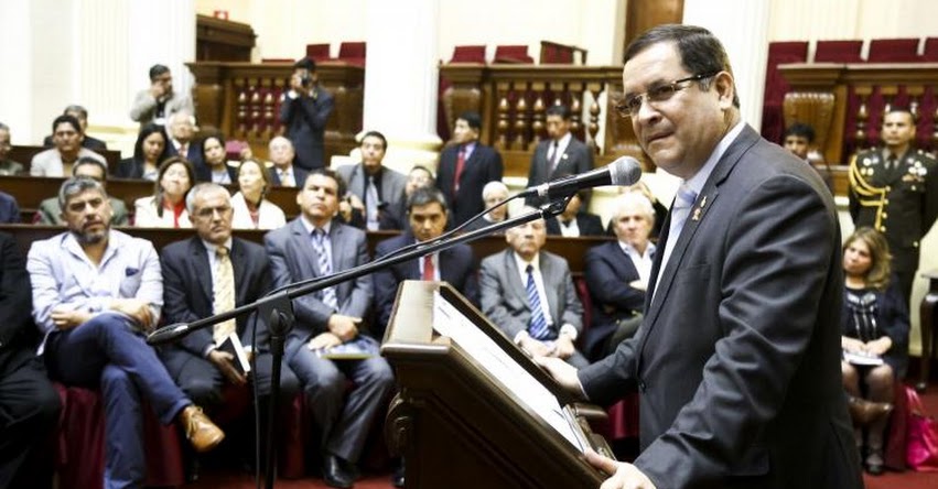 Luis Iberico reemplazaría a congresista Donayre si Congreso aprueba su desafuero Luis Iberico reemplazaría a congresista Donayre si Congreso aprueba su desafuero