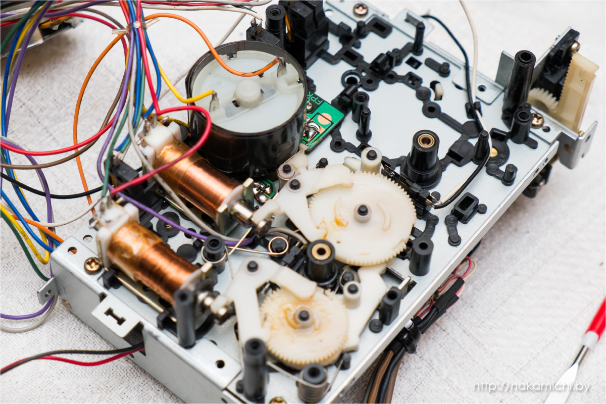 Vintage Audio Stereo Cassette Deck AIWA ADF660 repair of tape drive mechanism