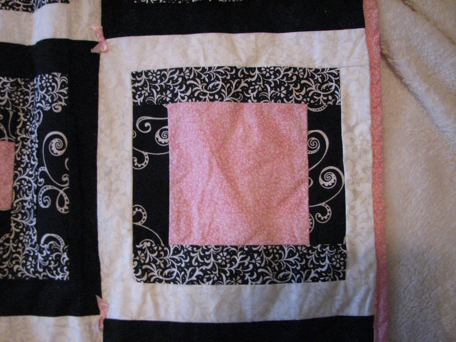 Crafting Therapy: Black & White Quilt