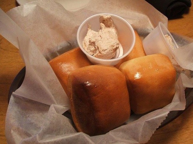 Texas Roadhouse Rolls texas-roadhouse-rolls