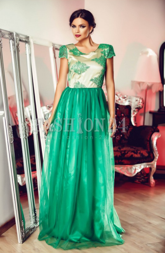 rochie lunga, verde, de ocazie precum modeul Green Ornament. Are manecile scurte, decolteul rotund, insertii din tul, broderie in zona bustului rochie lunga, verde, de ocazie precum modeul Green Ornament. Are manecile scurte, decolteul rotund, insertii din tul, broderie in zona bustului
