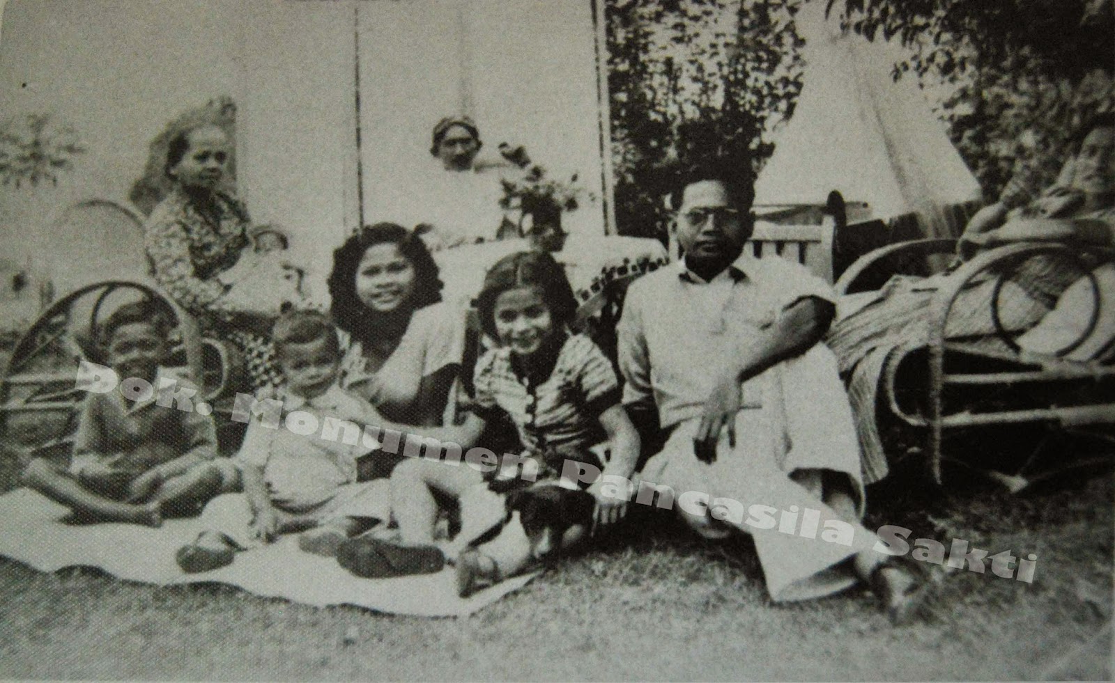 GALERI FOTO PIERRE TENDEAN (part 1) | JennyJazz