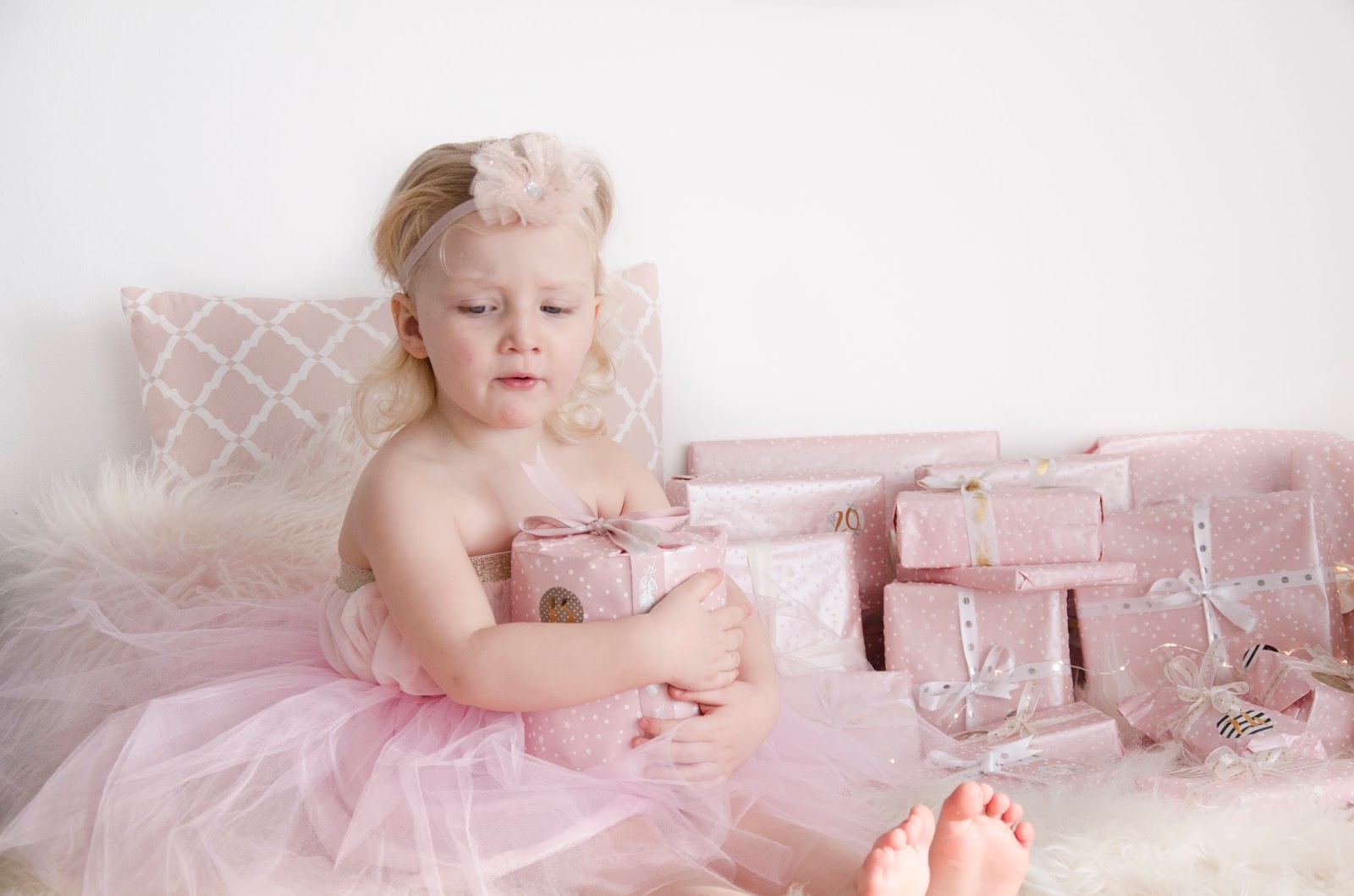 ADVENTSKALENDER FÜR EIN MÄDCHEN - 24 GESCHENKIDEEN FÜR WEIHNACHTEN ADVENTSKALENDER FÜR EIN MÄDCHEN - 24 GESCHENKIDEEN FÜR WEIHNACHTEN