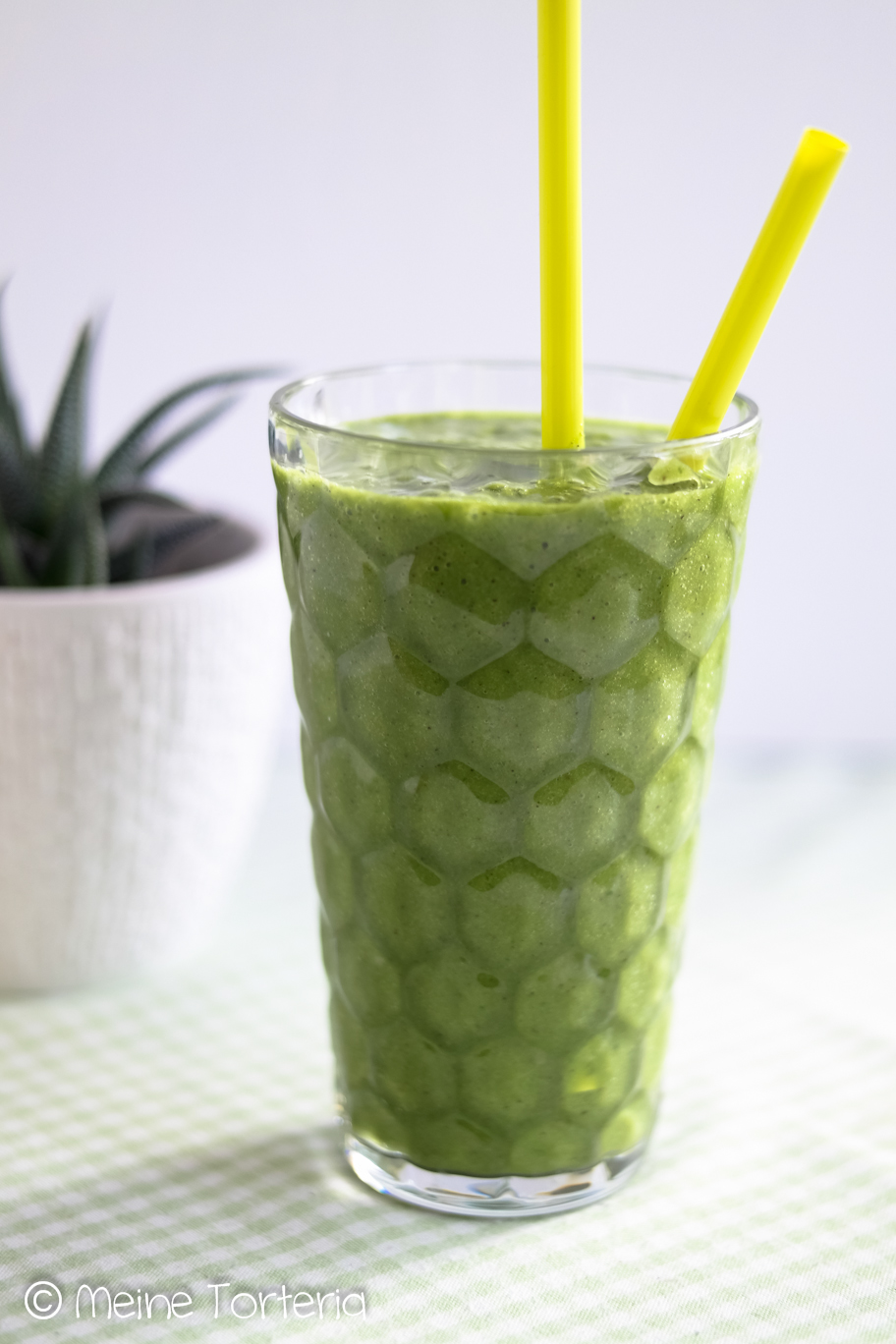 Smoothie-Tuesday, Green Smoothie mit Spinat, Kiwi und Banane