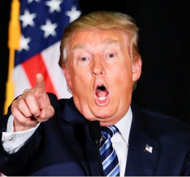 Donald Trump Foto de Donald Trump exponiendo en candidatura