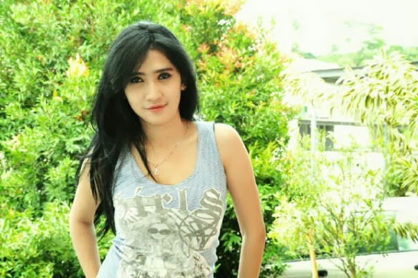 Gadis Montok Berjilbab Mantan Foto Model Dewasa (HOT) | Japanese