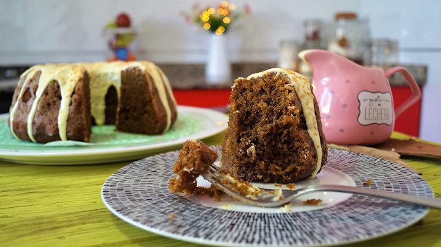 BUNDT CAKE DE CAFE CON CHOCOLATE BLANCO