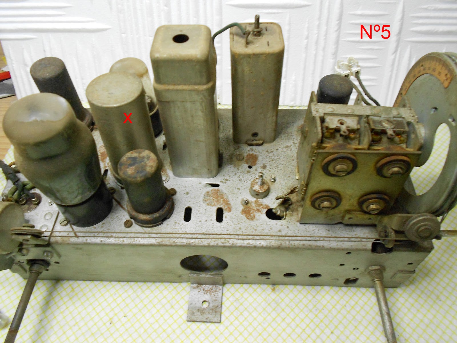 Radios antiguas y otros arreglos Radio RCA. 2 Parte. Sustitución del