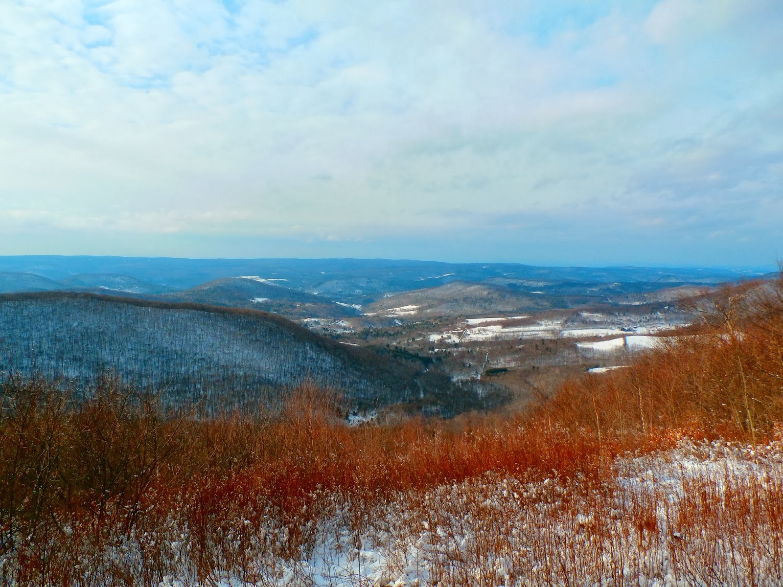 Walking Man 24 7 Taconic Crest TrailPetersburg Pass(White Rocks