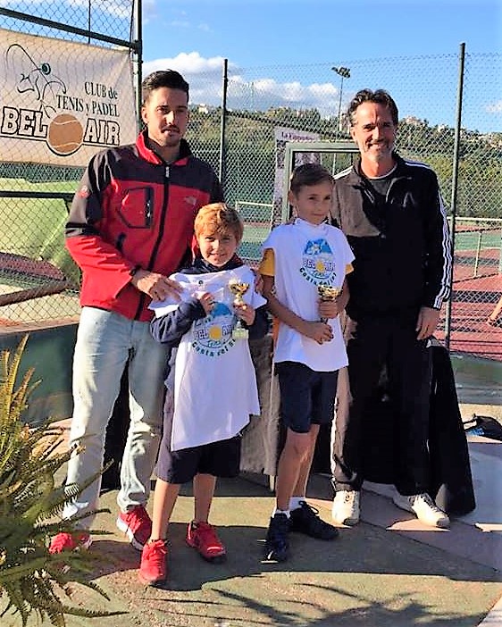 andatenis Imágenes de los campeones y subcampeones del "V Torneo Bel Air", Club de Tenis y