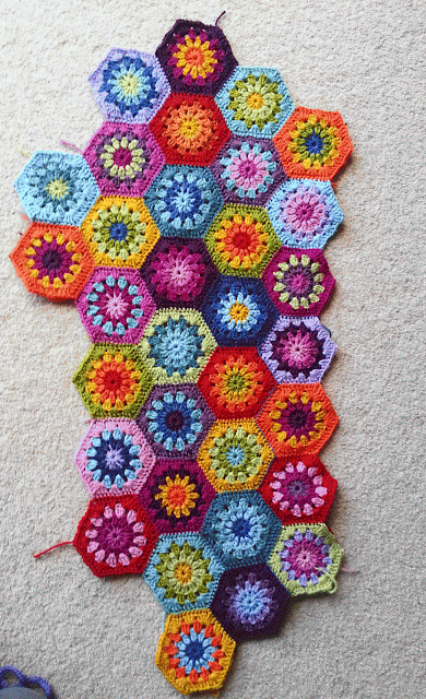 crochet starburst hexagon motifs