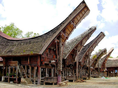 Potret Rumah Adat Sulawesi Selatan Potret Rumah Adat Sulawesi Selatan