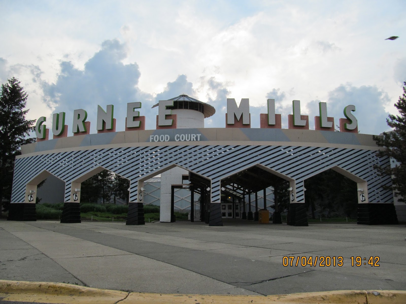 Trip to the Mall Gurnee Mills (Gurnee, IL)