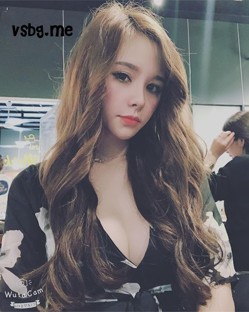 Loạt hình ảnh girl xinh 10x khoe ảnh nóng trên Facebook