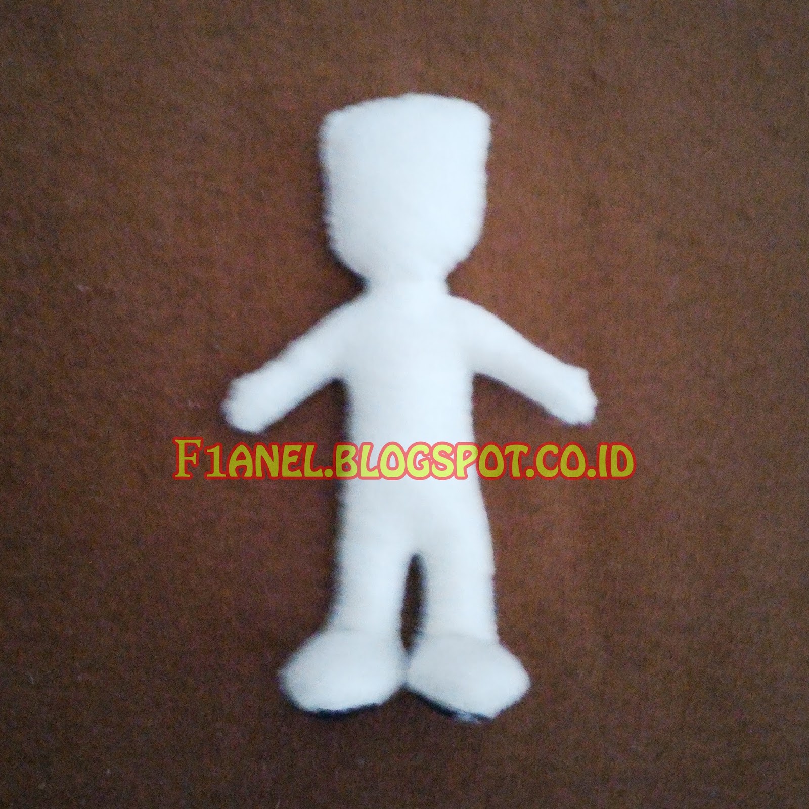 Kerajinan Kain Flanel: Cara Membuat Boneka Anime Shanks (One Piece