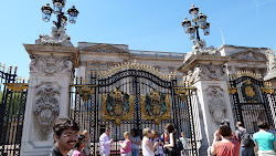 Gate at Buckingham Palace