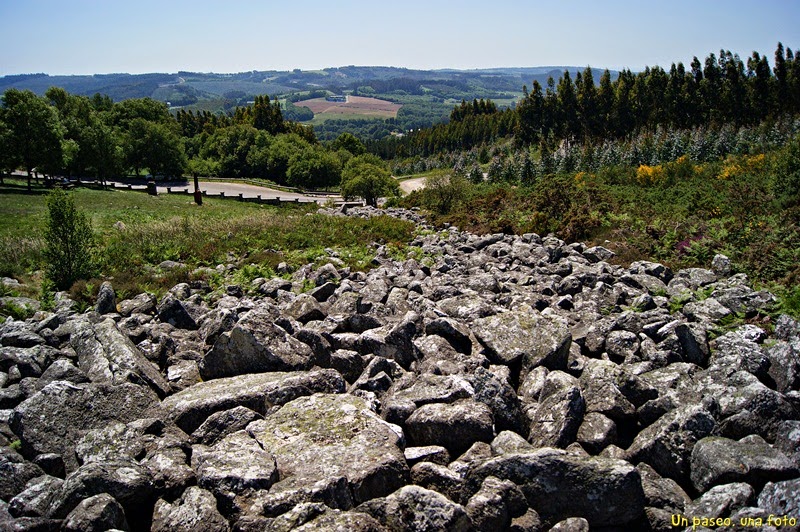 Un paseo,una foto Pedregal de Irimia. Nacimiento del río Miño. Meira