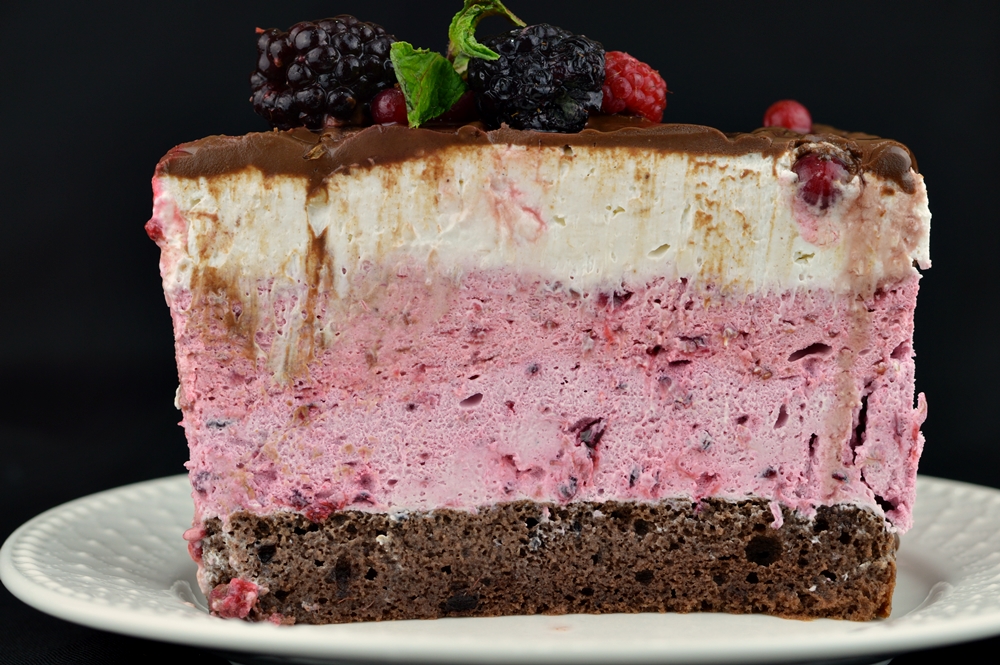 Tort Cu Mousse De Mure Zmeura Si Iaurt Caietul Cu Retete