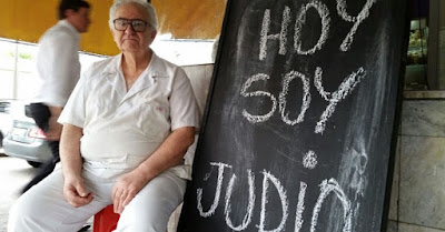 Comerciante uruguayo pone un cartel en la entrada de su negocio que dice ''Hoy soy judío''