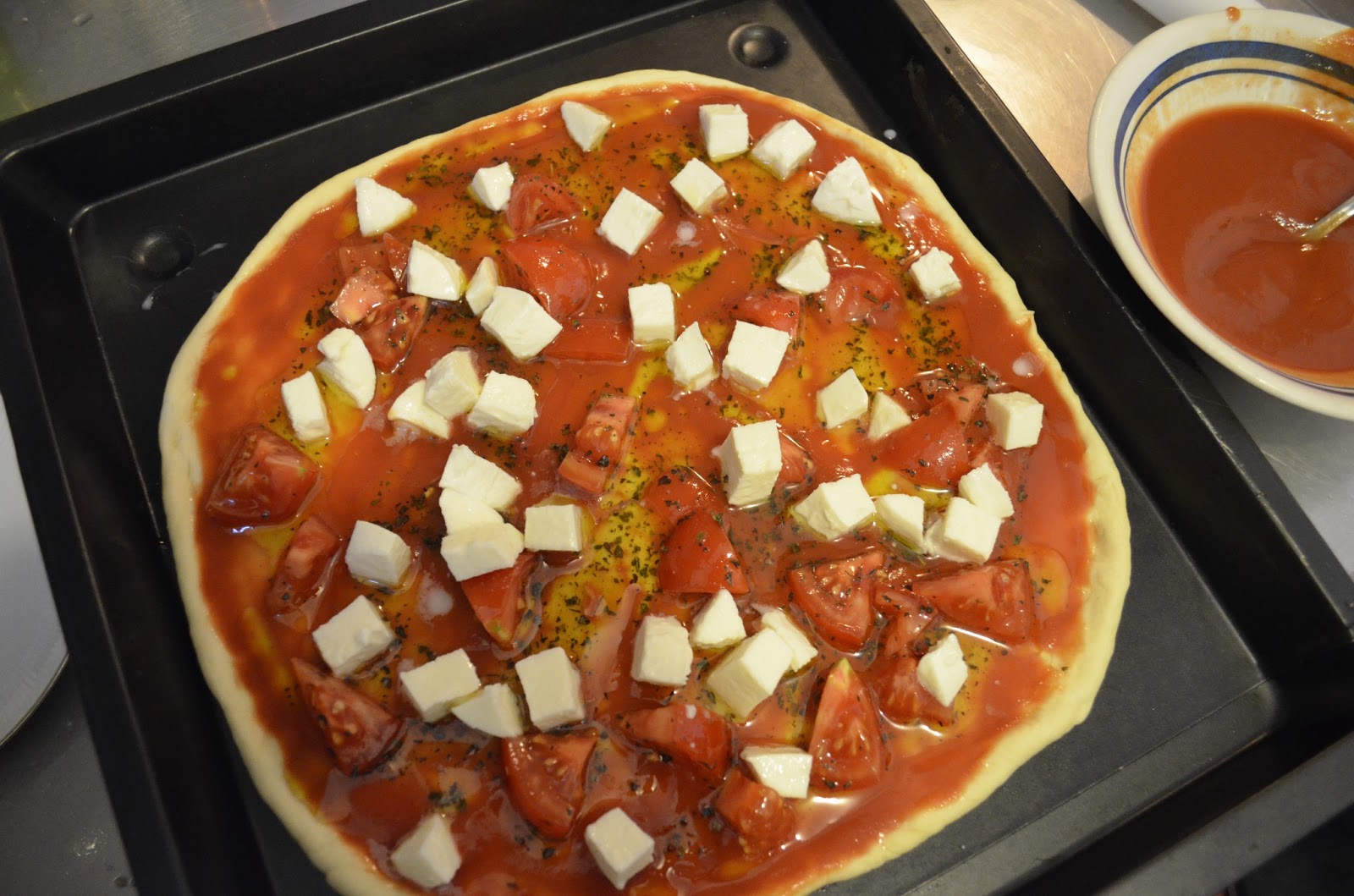 сколько калорий в пицце маргарита в одном куске фото 69