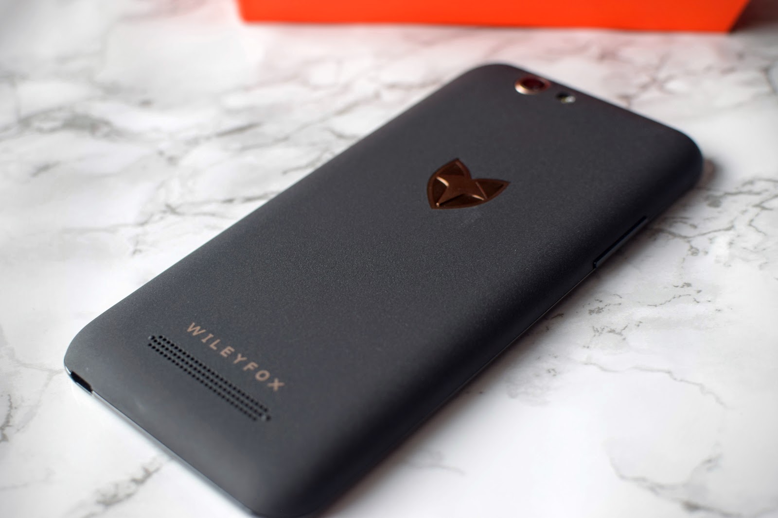 , Children and Phones / The Wileyfox- Spark + #Review