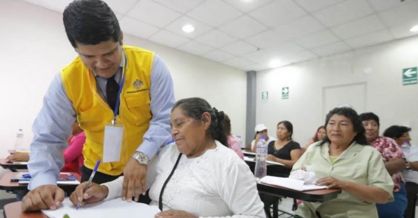 Enseñarán a leer a comerciantes ambulantes del Cercado de Lima Enseñarán a leer a comerciantes ambulantes del Cercado de Lima