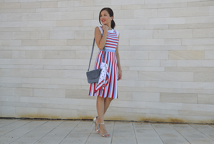 stripes_dress_summer_look_silver_sandals_scarf_trends_gallery