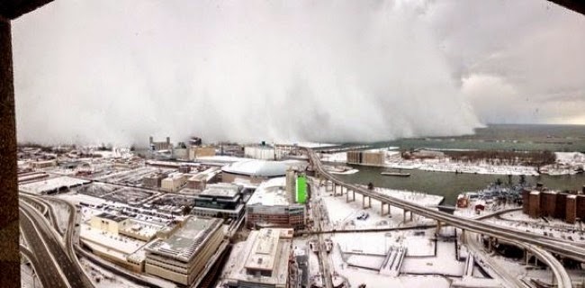 The scene looks like something out of a movie. - Unbelievable Photos From Upstate New York’s Freak Snowstorm. The scene looks like something out of a movie. - Unbelievable Photos From Upstate New York’s Freak Snowstorm.