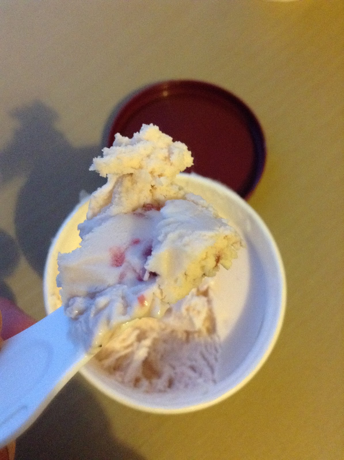 Haagen Dazs Strawberries & Cream Ice Cream (Fruit Collection)