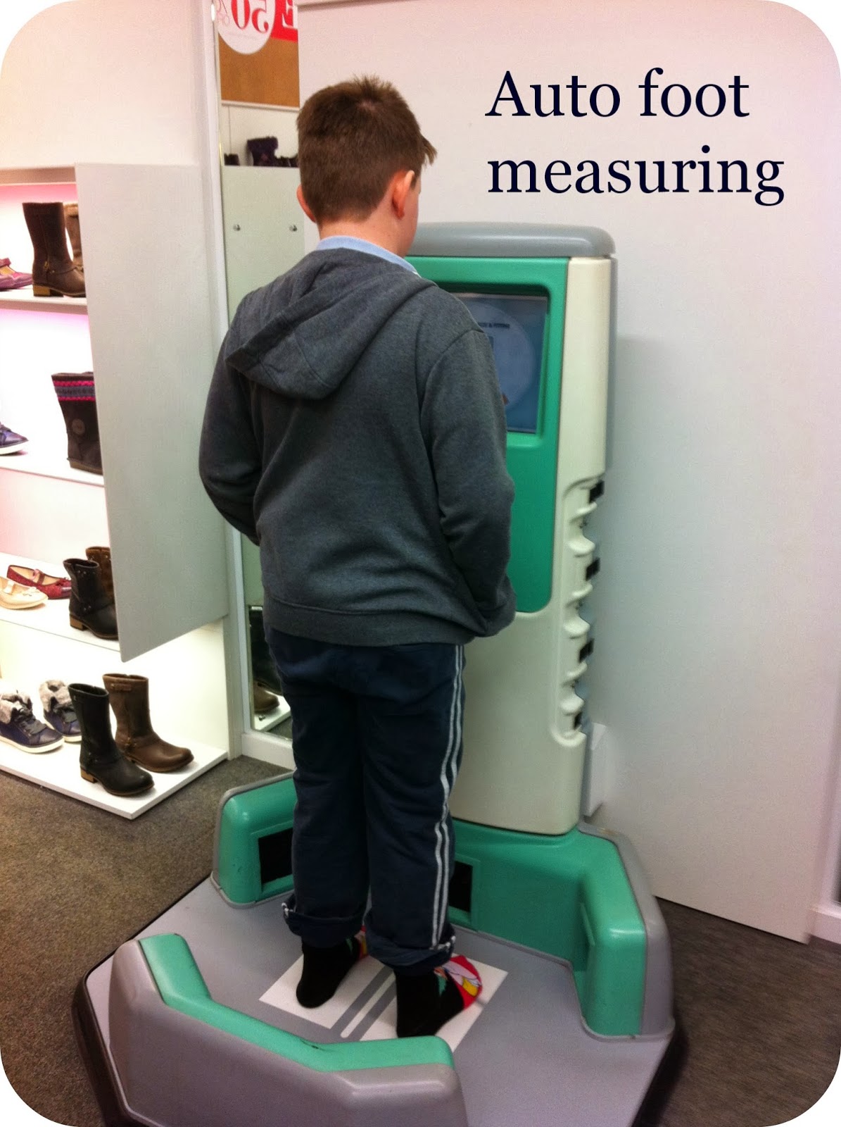 clarks foot measuring machine