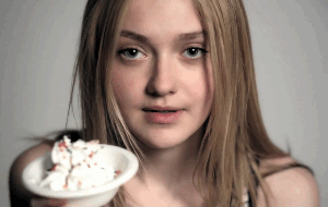 Celebs eating: Dakota Fanning