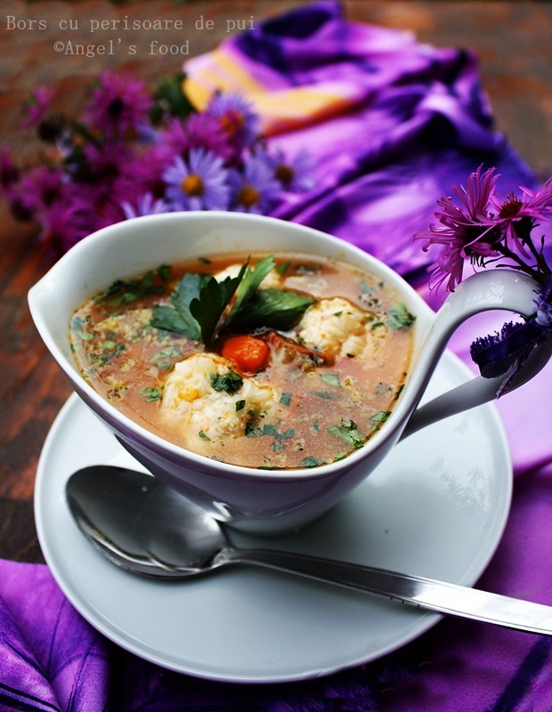 Bors cu perisoare de pui