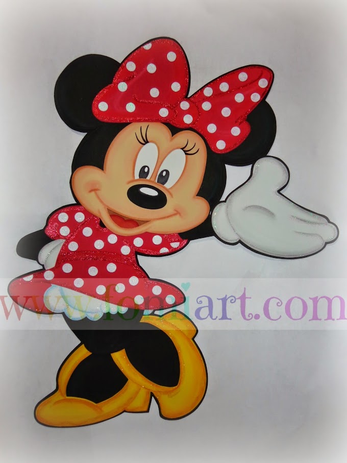 Minnie Mouse saludando