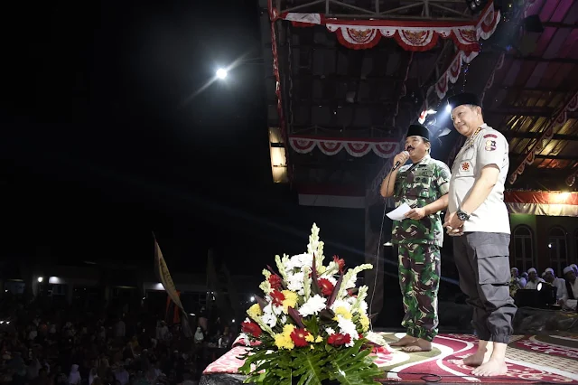 Panglima TNI Dan Kapolri Bersilaturahmi Ke Pesantren Al-Baghdadi 