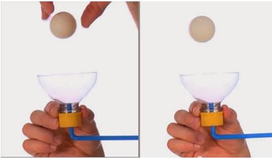 Bola que flota hecha con botella