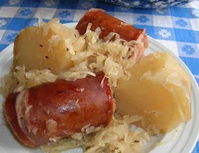 Polish sausage, Sauerkraut and potatoes ( CROCKPOT )