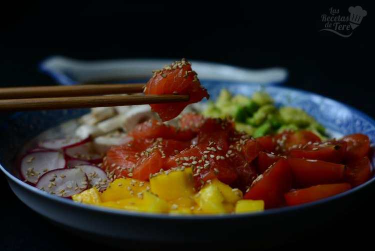 Poke con trucha, mango y vegetales tererecetas 01