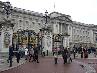 LUNES 27: British Patriotism - Lady London / Londres (1)