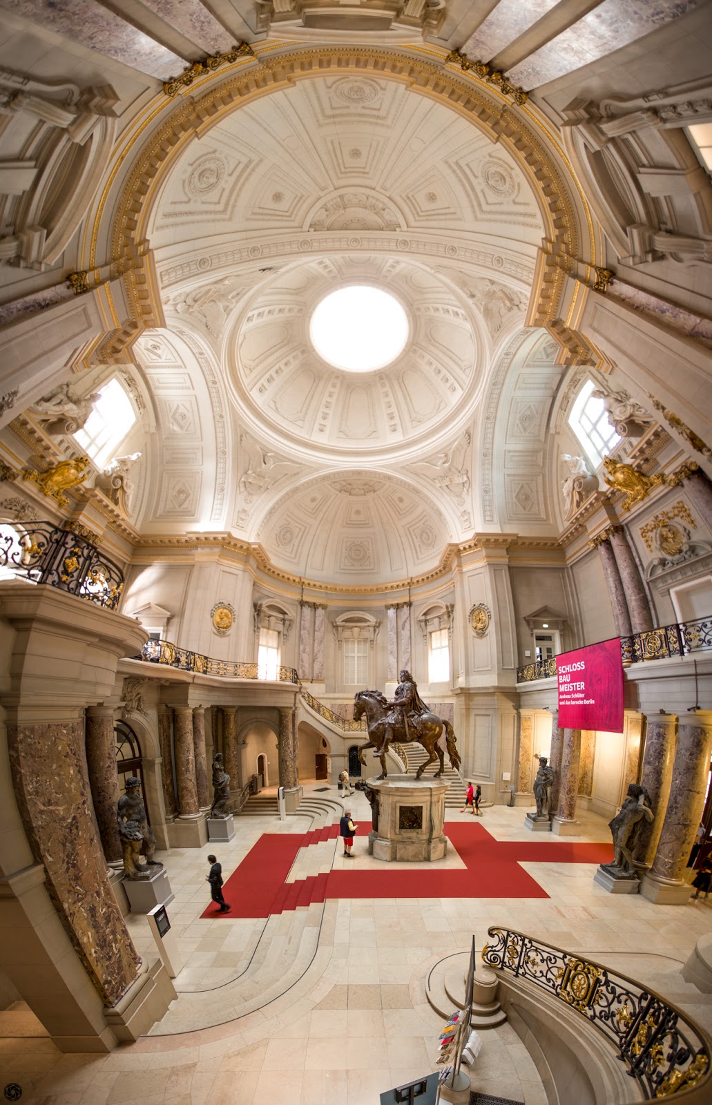 Bode Museum :: Panorámica 10 x Canon EOS5D MkIII | ISO800 | Canon17-40 @17mm | f/4.0 | 1/25s