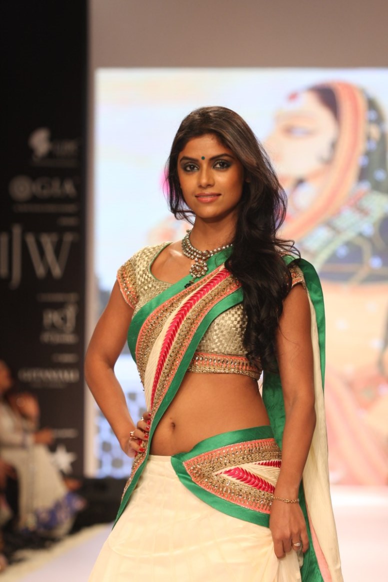Hindi Tv Serial Actress Hot Navel Show Photos Hot Blog Photos