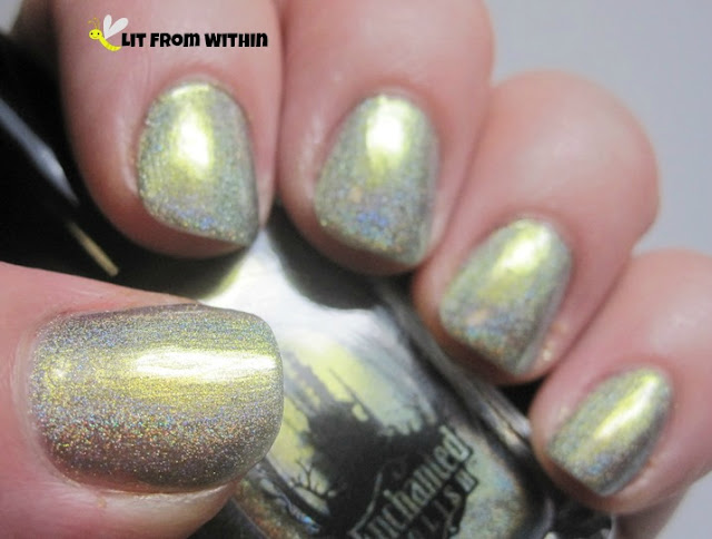  I love the golden-chrome glow from this polish.
