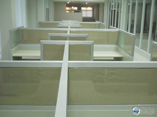 Kontraktor Interior - Meja Staff cubicle workstation meja sekat