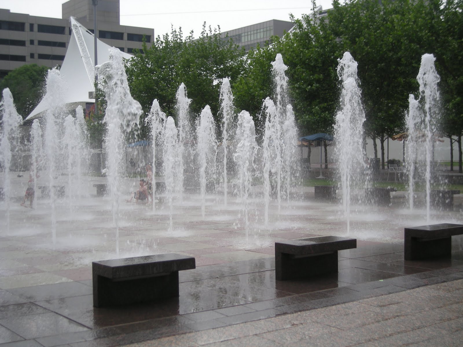 Cutting Coupons in KC: Kansas City Tour of Fountains: Splash Fountains