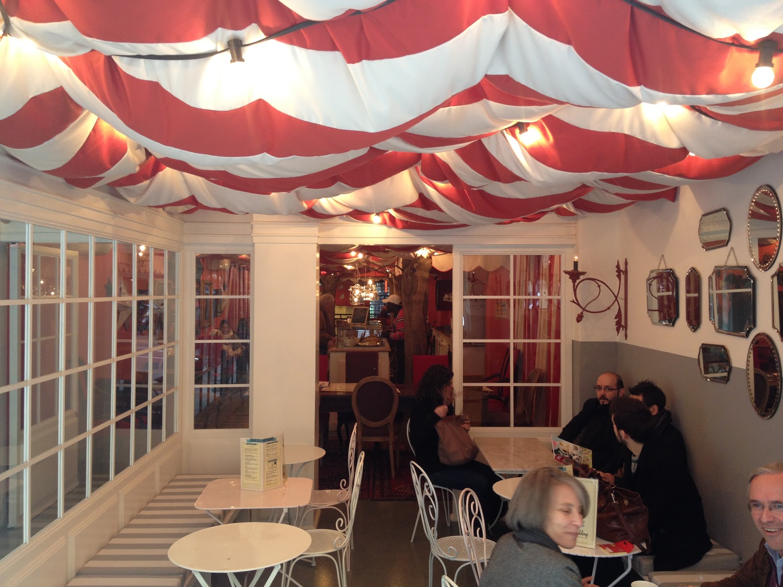 Talleres, Retiros y Creceviajando Flyingbroom Pudding Bar Barcelona