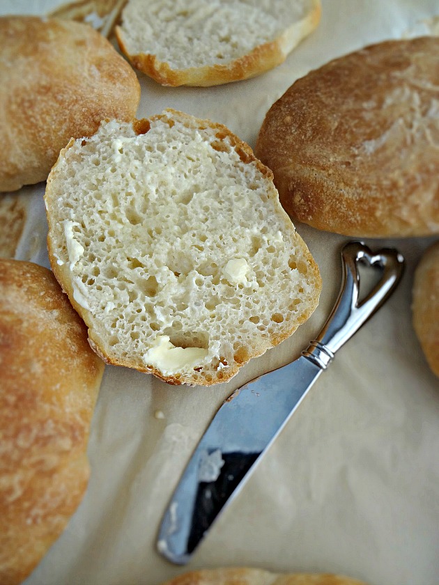 The Cooking Actress No Knead Crusty Bread Rolls the-cooking-actress-no-knead-crusty-bread-rolls