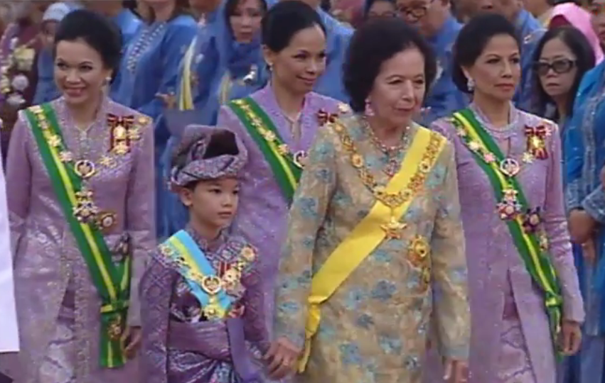 WARISAN RAJA & PERMAISURI MELAYU Keberangkatan Tuanku Bainun.