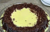 Torta de chocolate preto e branco