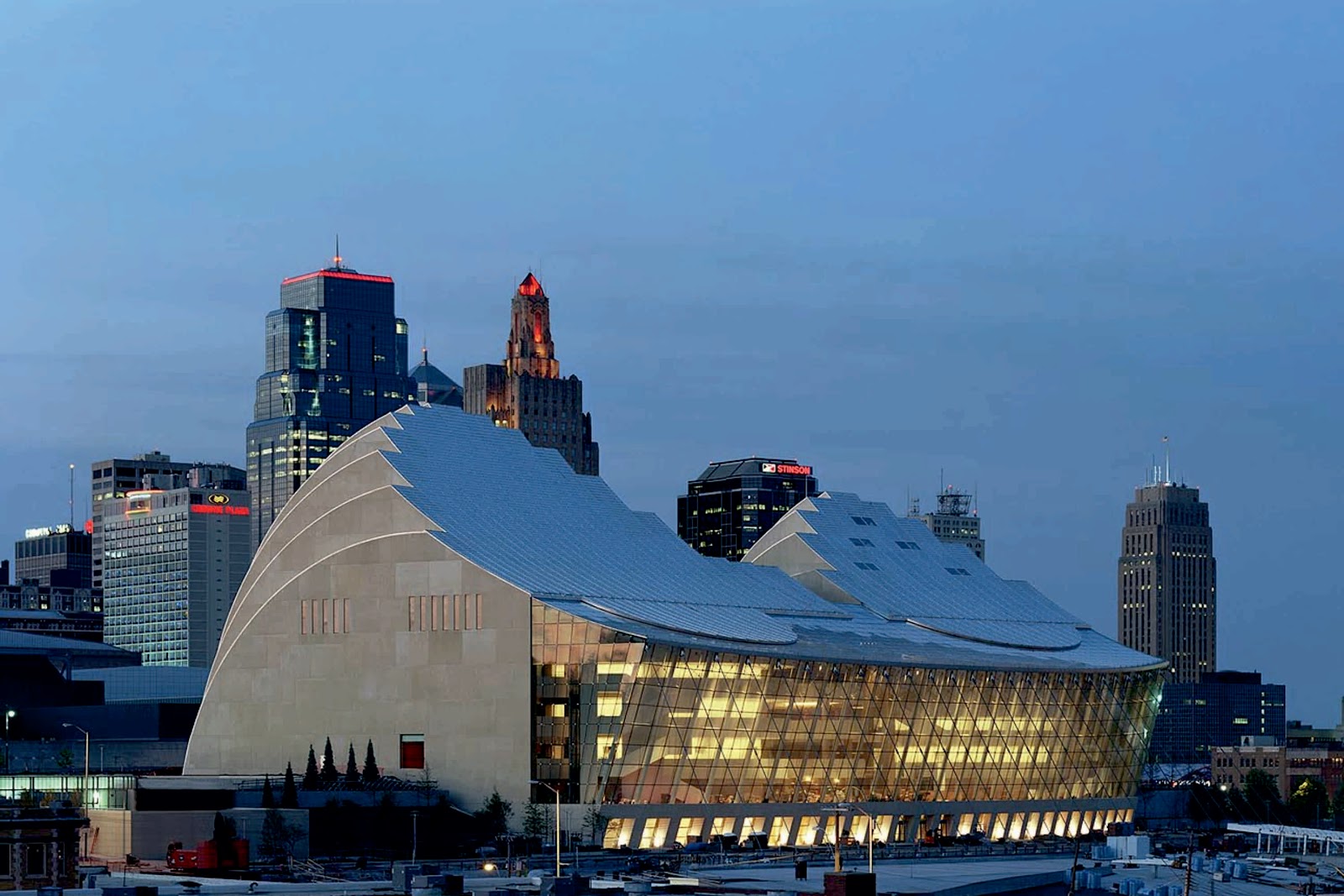 KAUFFMAN CENTER FOR THE PERFORMING ARTS BY MOSHE SAFDIE A As Architecture